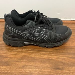 ASICS, black, 9.5 in men size, women 11.